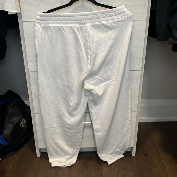 Women’s American Eagle Jogging Pants - Picture 2 of 2